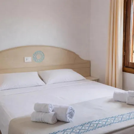 Le Residenze Dei Fiori * Porto Ottiolu