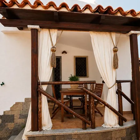 Le Residenze Dei Fiori Apartamento Porto Ottiolu